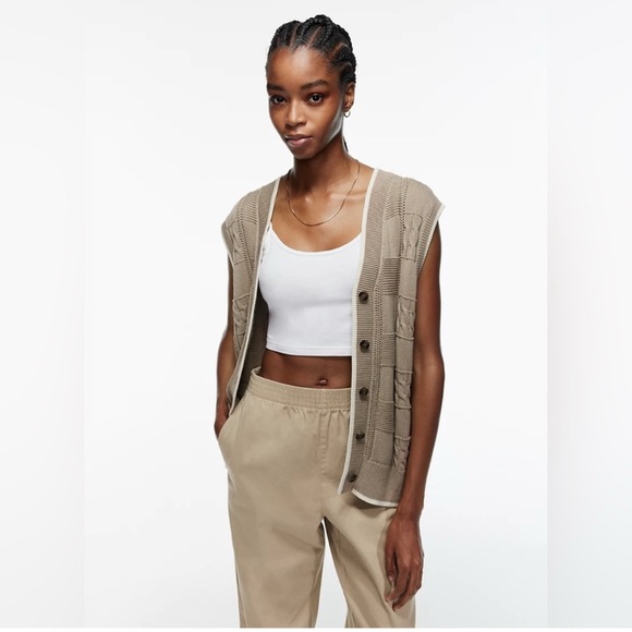 Aritzia Tops - TNA Rochester knite vest size XS